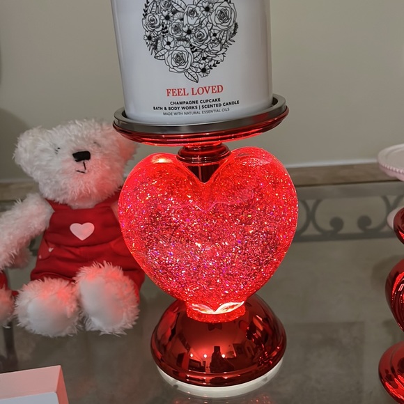 Bath & Body Works Water Globe HEART Pedestal - Picture 10 of 10